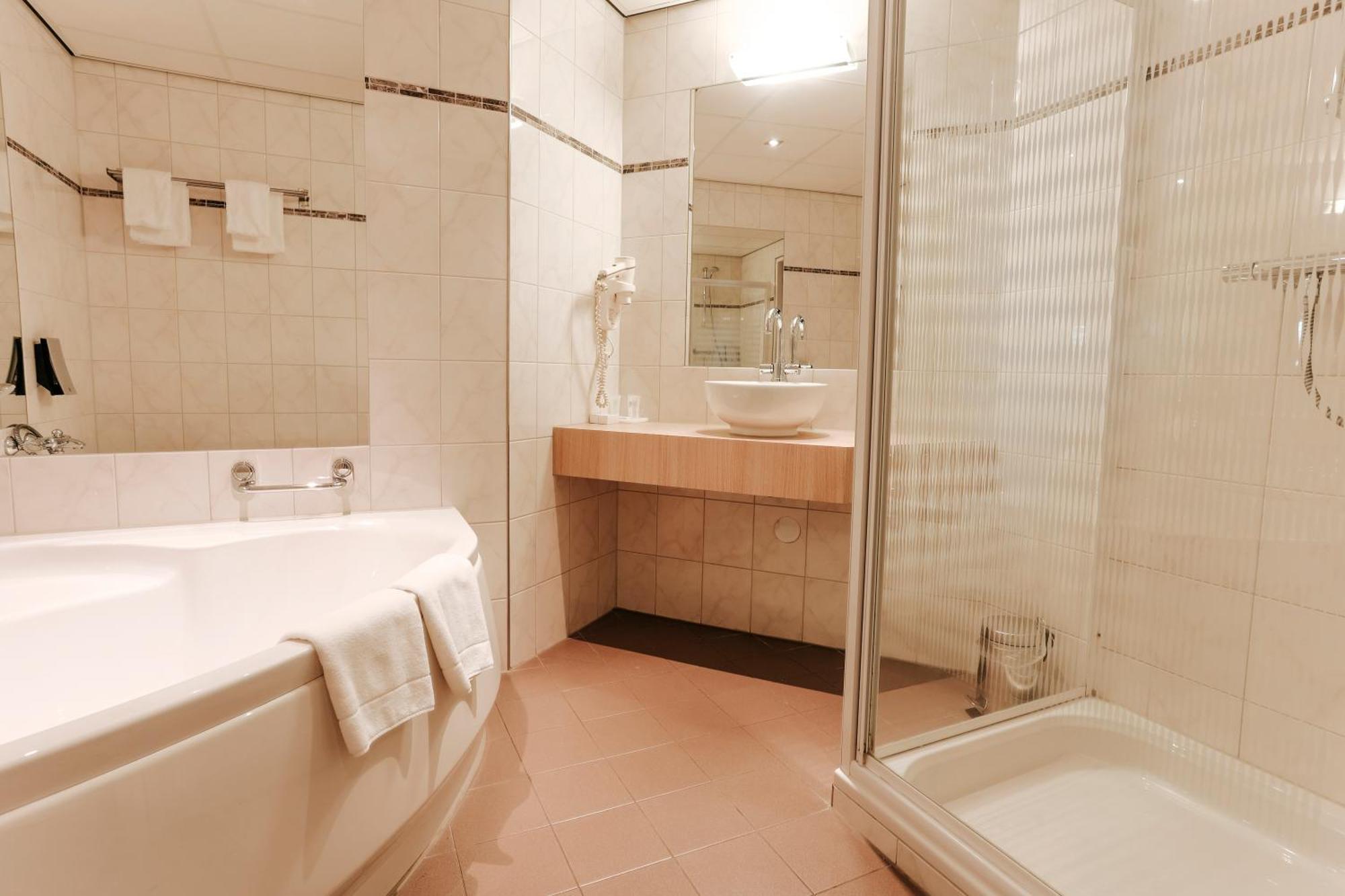 Queen Hotel 3*